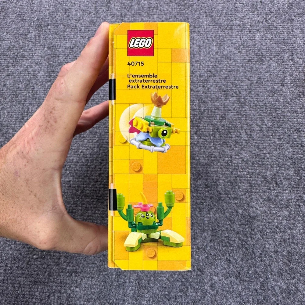 LEGO 40715 Space Alien Pack 181 Pcs 7+ Building Toy‎ Retired 2024